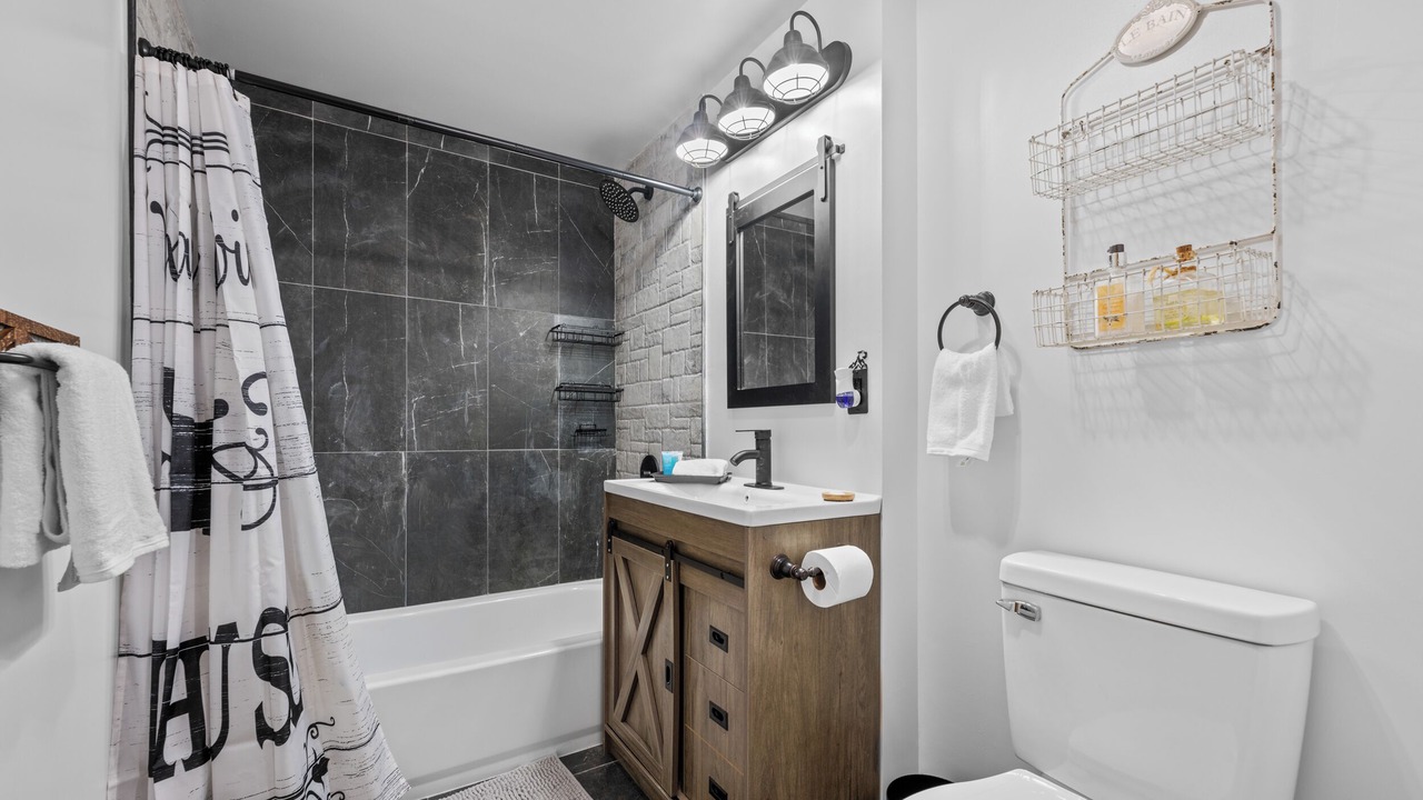 Photo of Bathroom in Newland