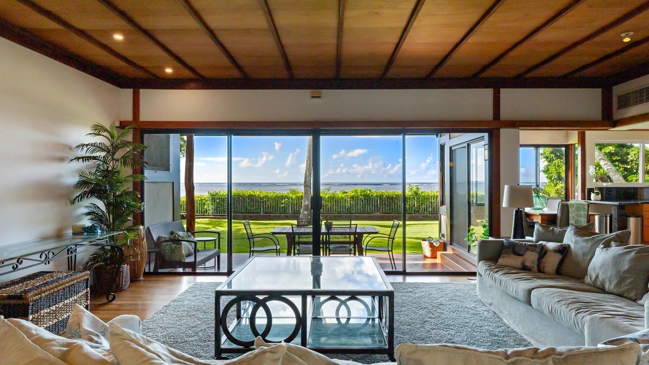 Photo of Livingroom in Eastern Honolulu