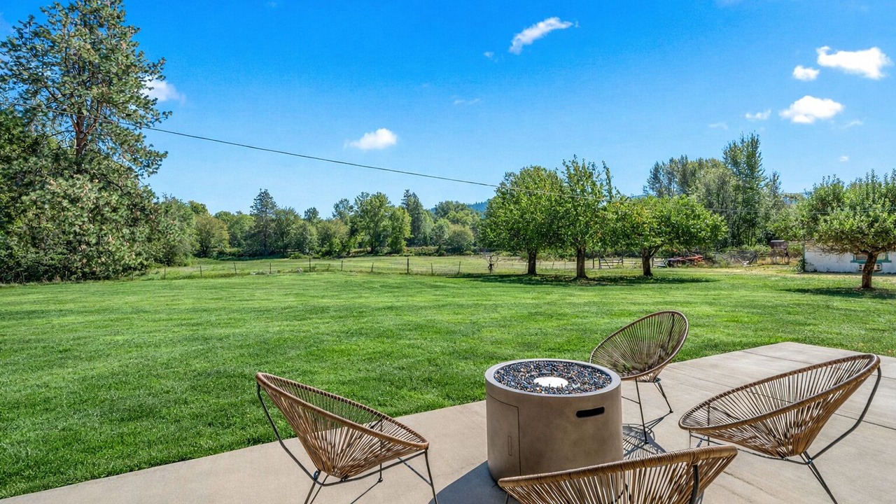 Photo of Patio Balcony in Sunny Valley