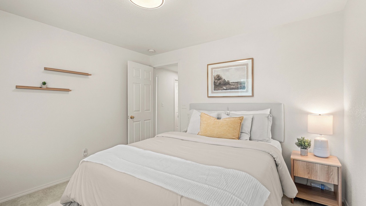 Photo of Bedroom in Sunny Valley
