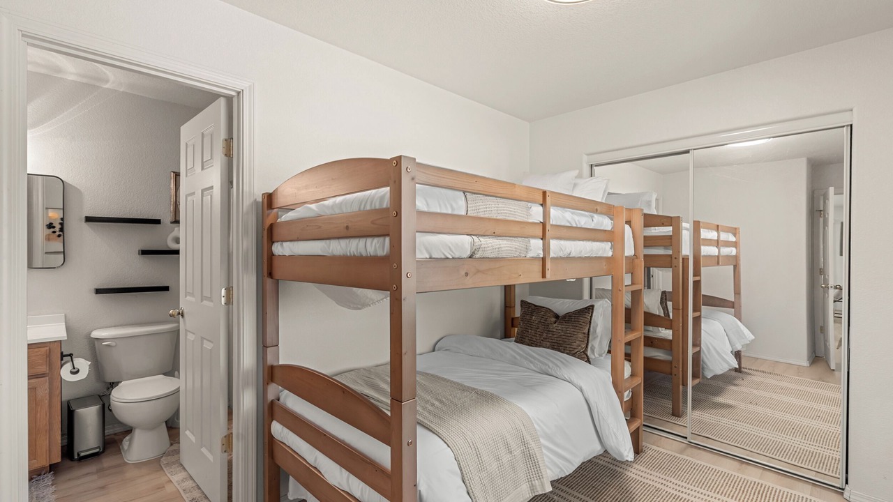 Photo of Bedroom in Sunny Valley
