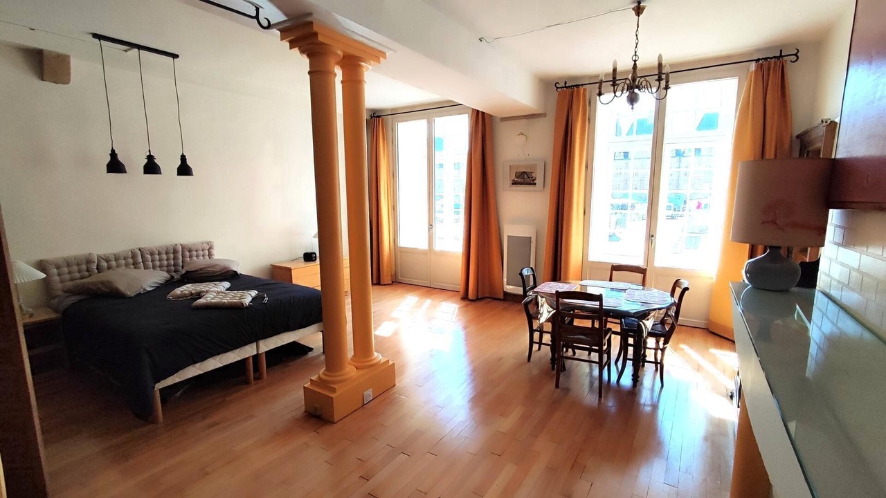 Photo of Bedroom in Charleville-Mezieres