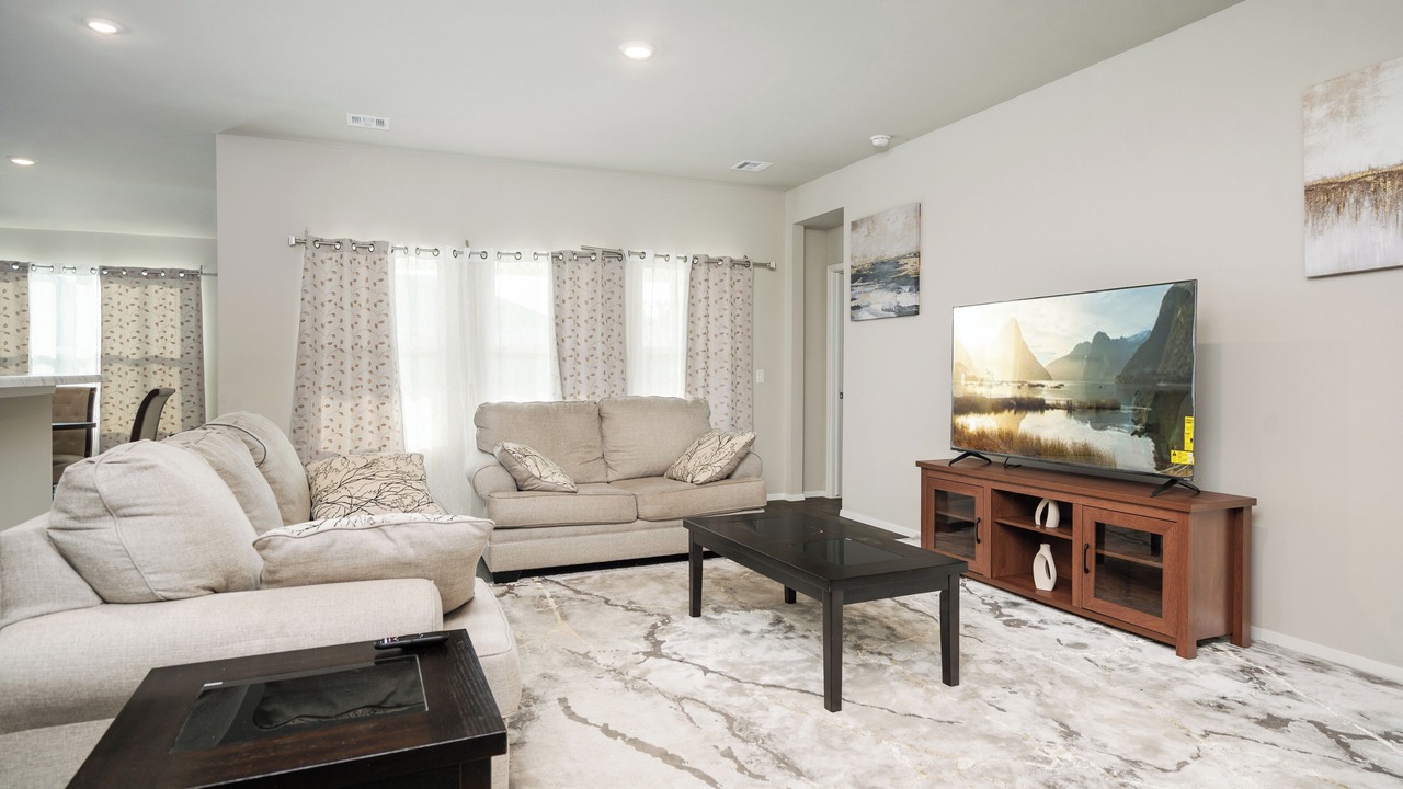 Photo of Livingroom in Broken Arrow