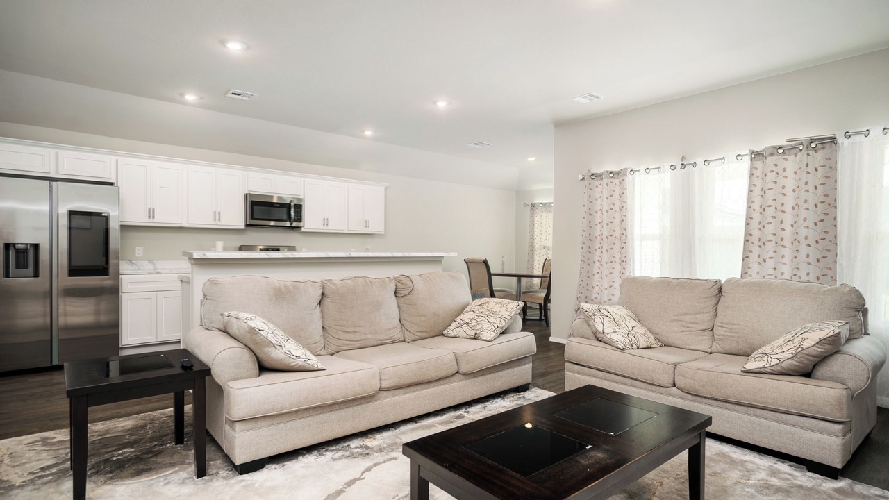 Photo of Livingroom in Broken Arrow