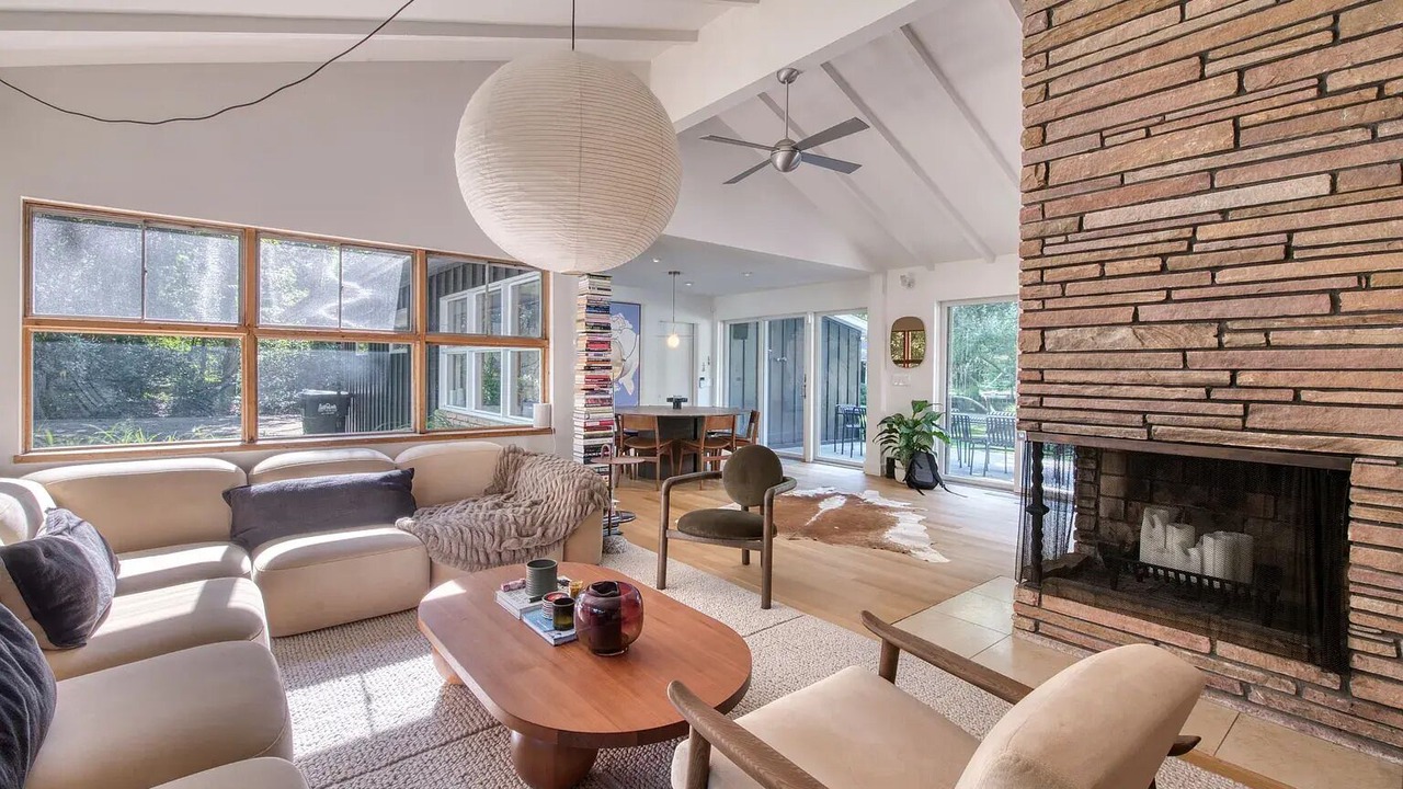 Photo of Livingroom in Silver Beach