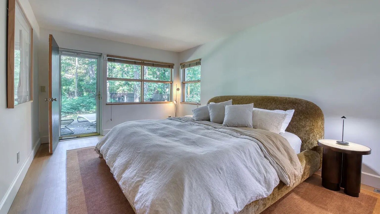 Photo of Bedroom in Silver Beach