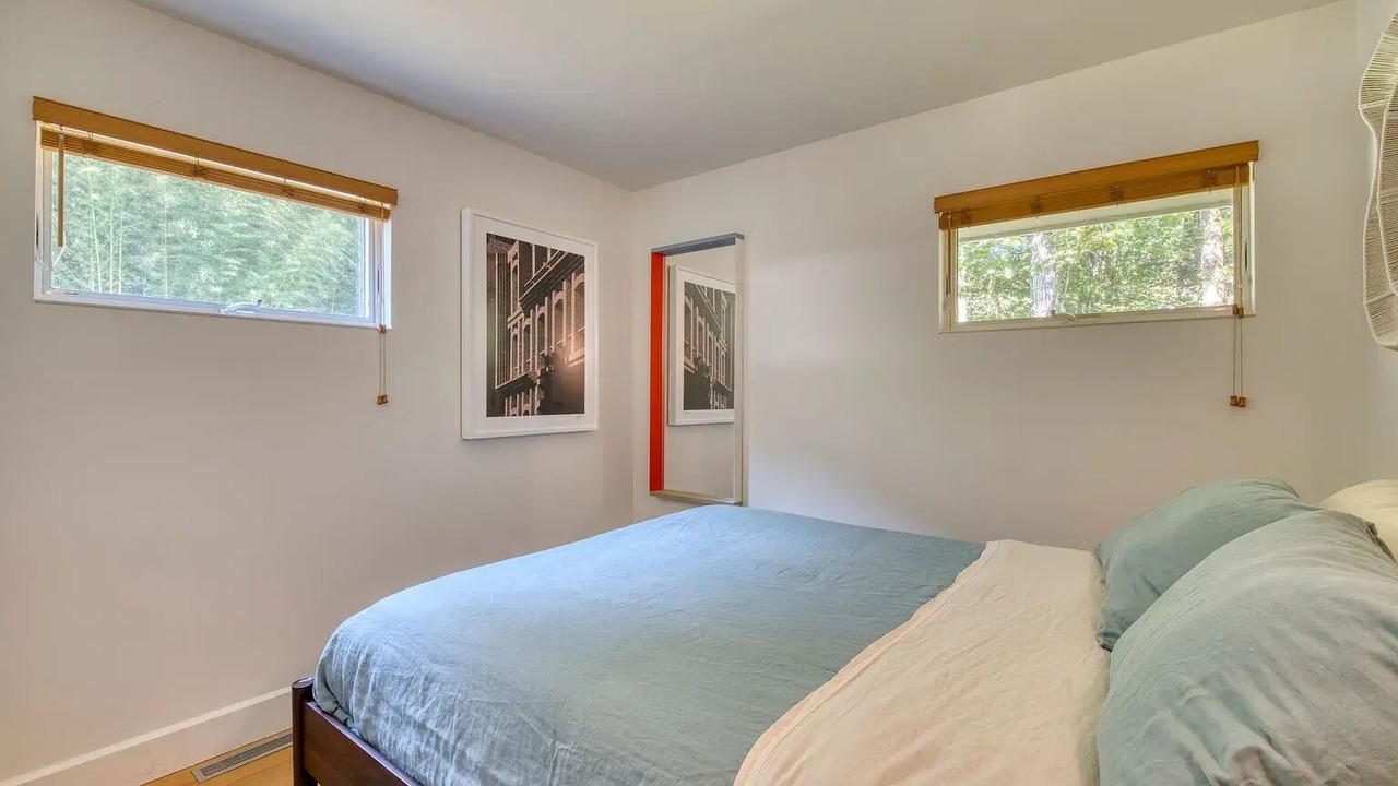 Photo of Bedroom in Silver Beach