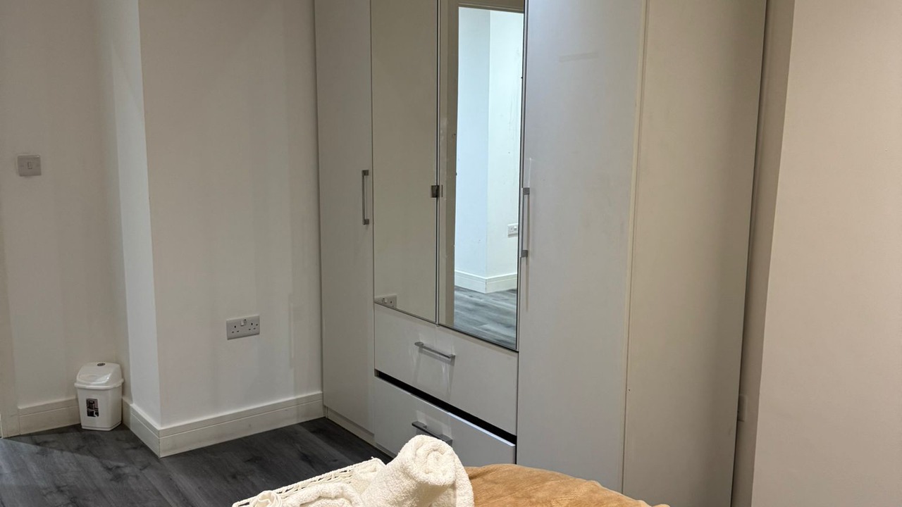 Photo of Bedroom in Hounslow Central