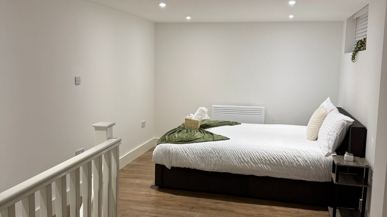Photo of Bedroom in Hounslow Central
