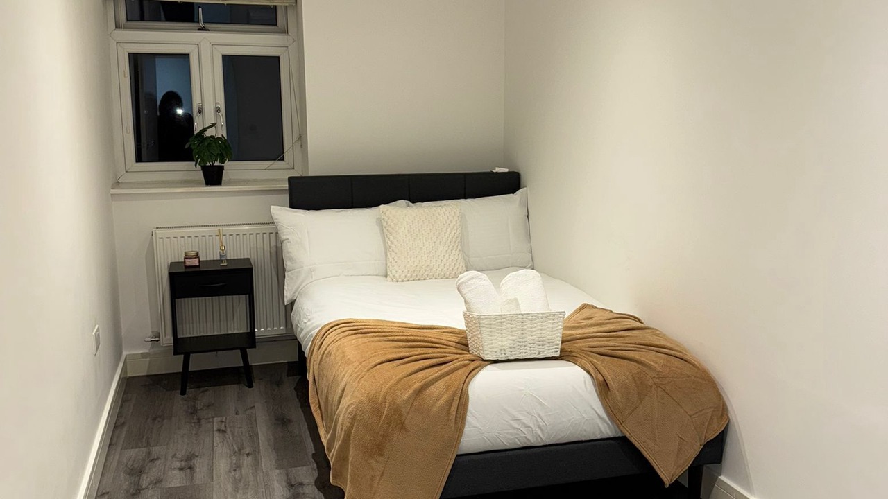 Photo of Bedroom in Hounslow Central