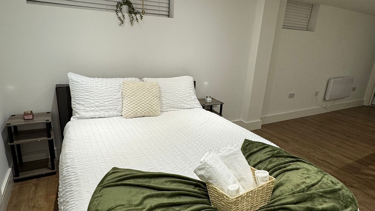 Photo of Bedroom in Hounslow Central