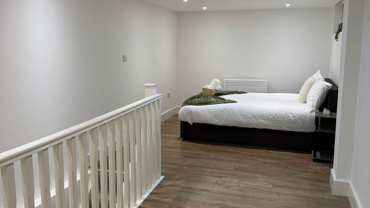 Photo of Bedroom in Hounslow Central