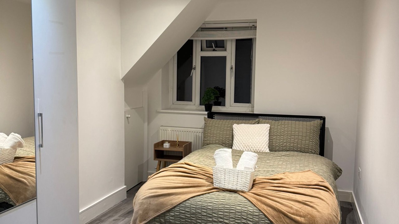 Photo of Bedroom in Hounslow Central