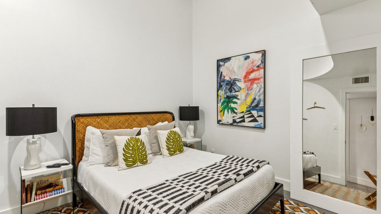 Photo of Bedroom in Oak Lawn