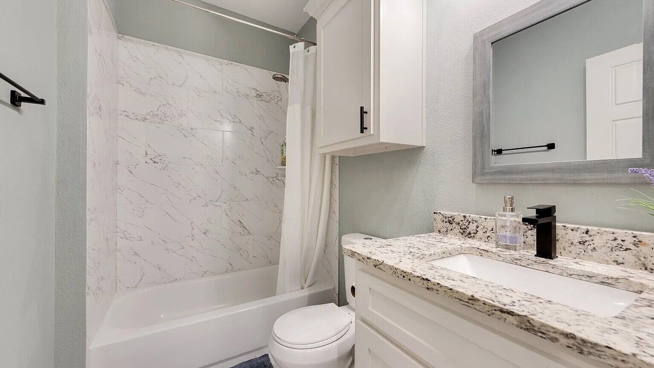 Photo of Bathroom in Central Arlington