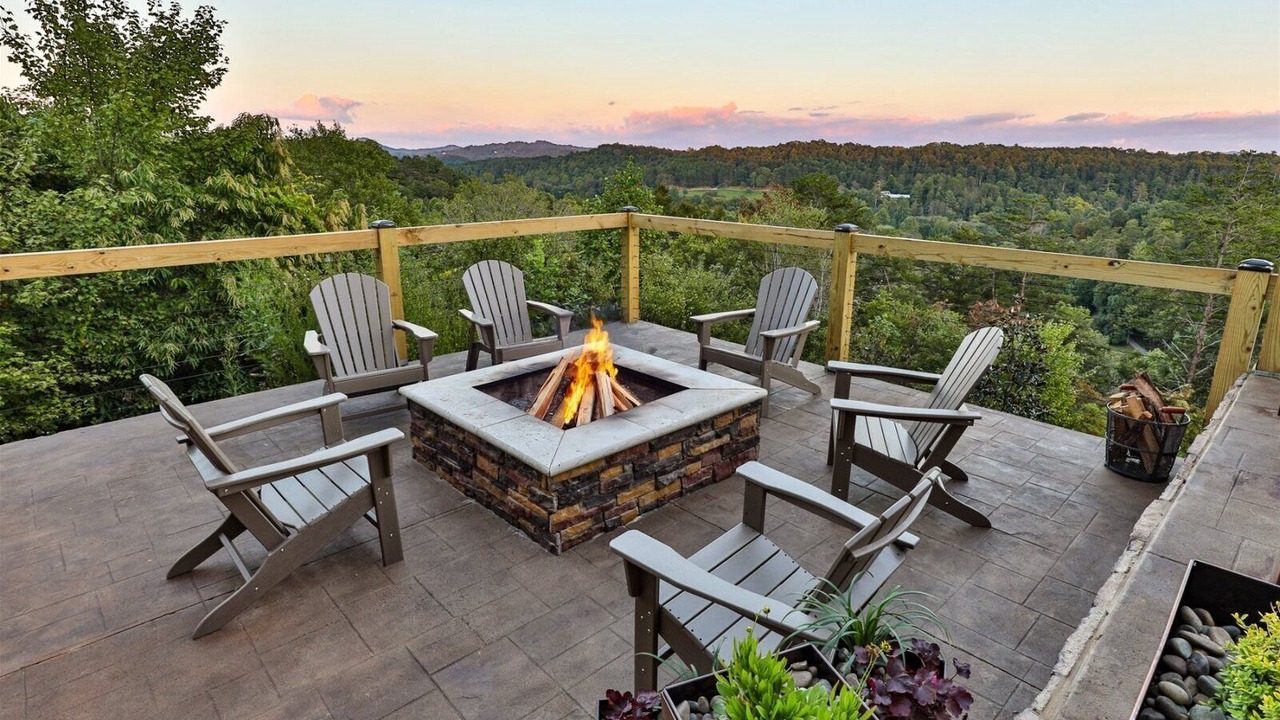 Photo of Outdoor in Mineral Bluff