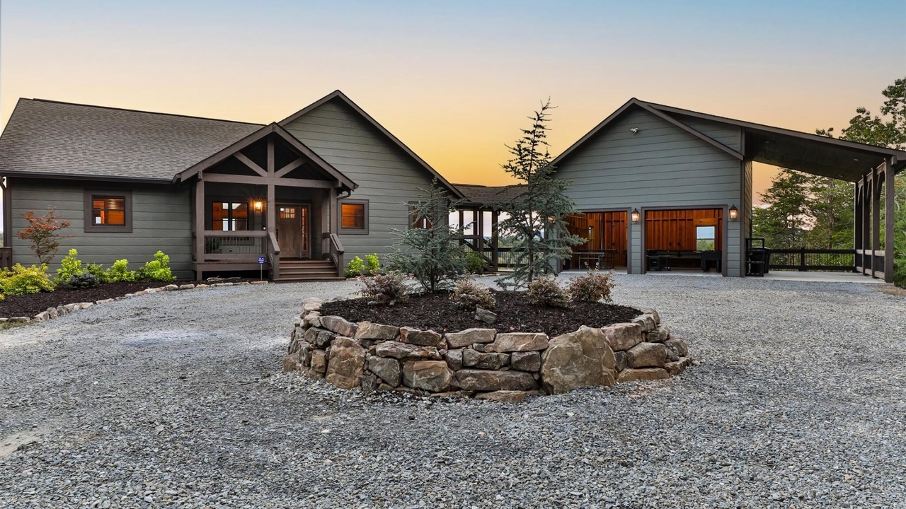 Photo of Outdoor in Mineral Bluff