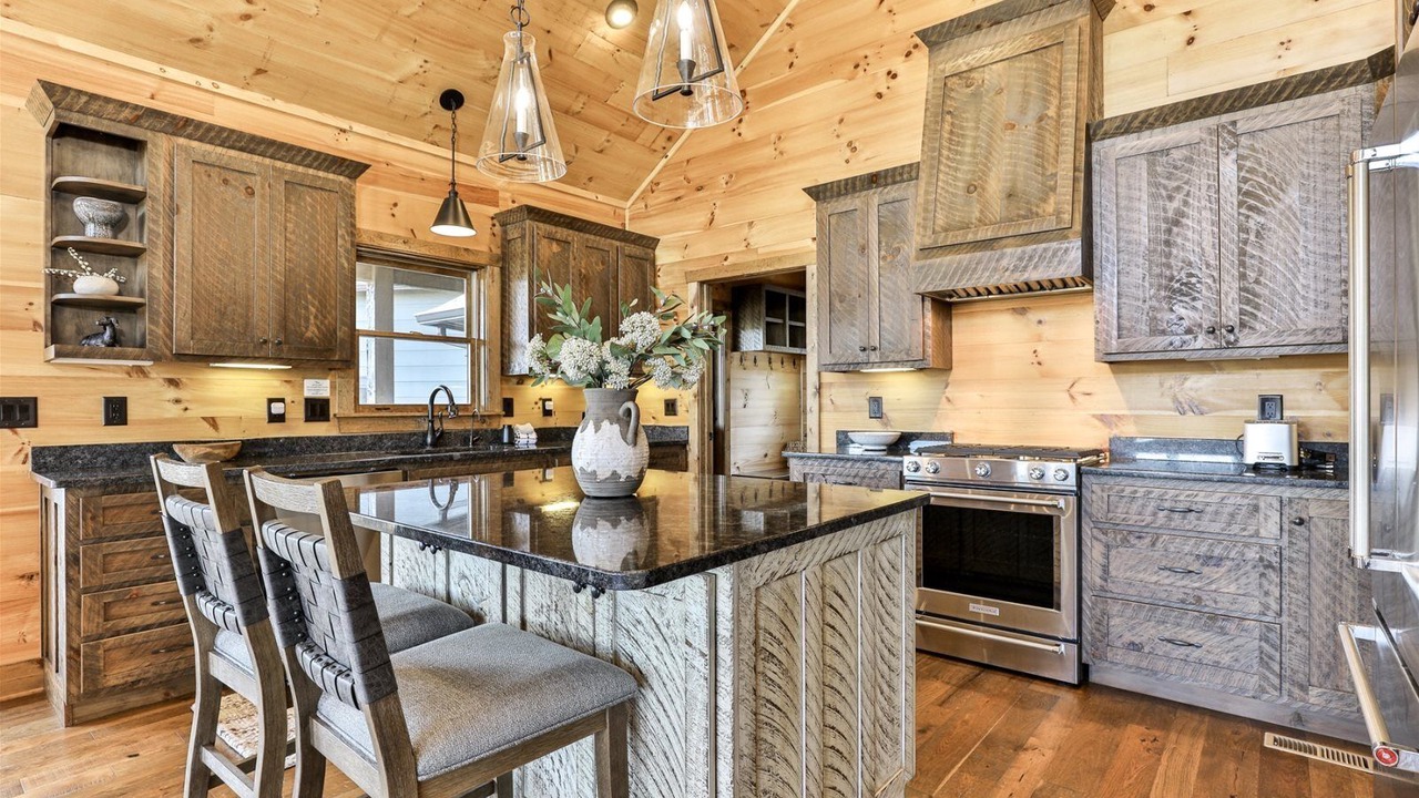 Photo of Others in Mineral Bluff