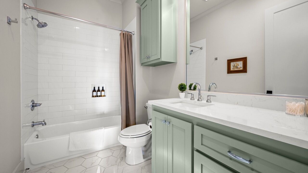 Photo of Bathroom in Highlands - Perkins
