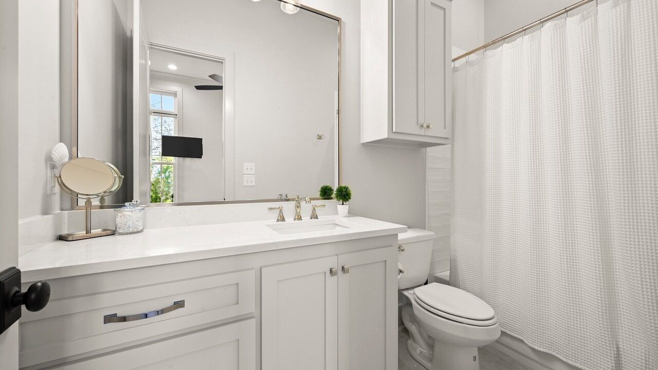 Photo of Bathroom in Highlands - Perkins