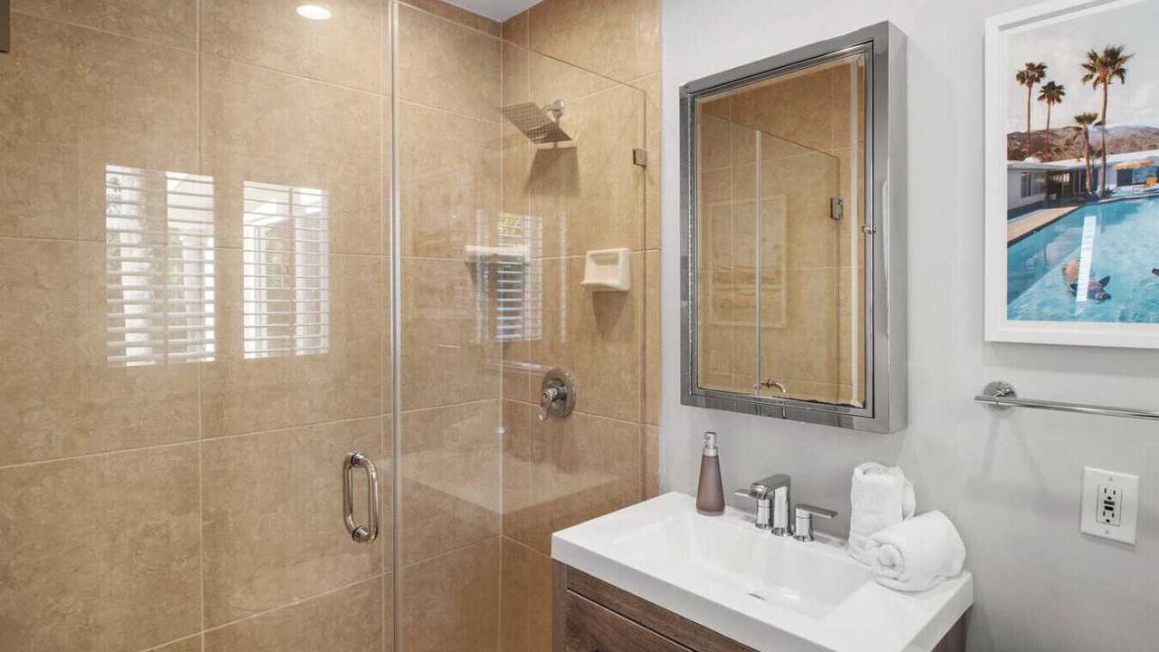 Photo of Bathroom in Poinsettia Heights