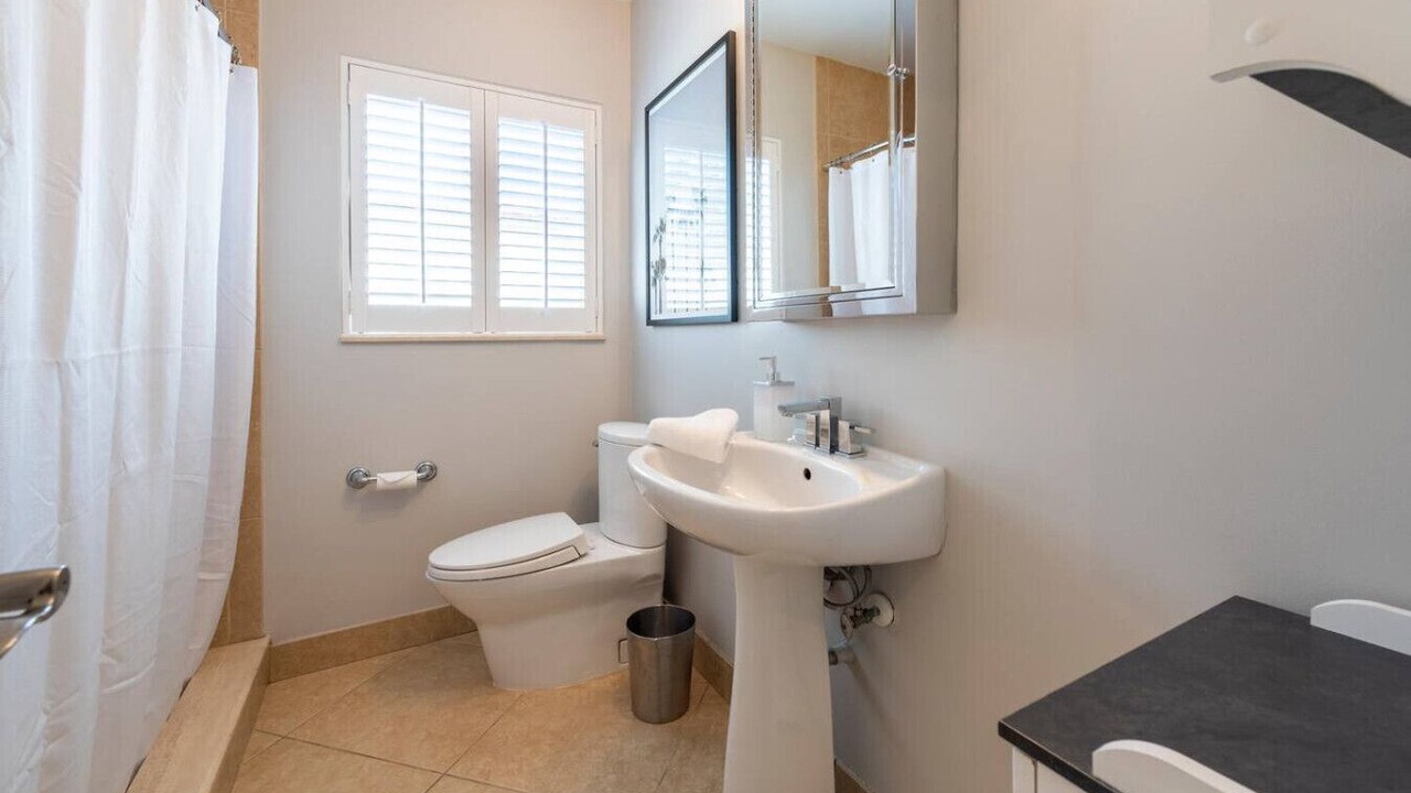 Photo of Bathroom in Poinsettia Heights