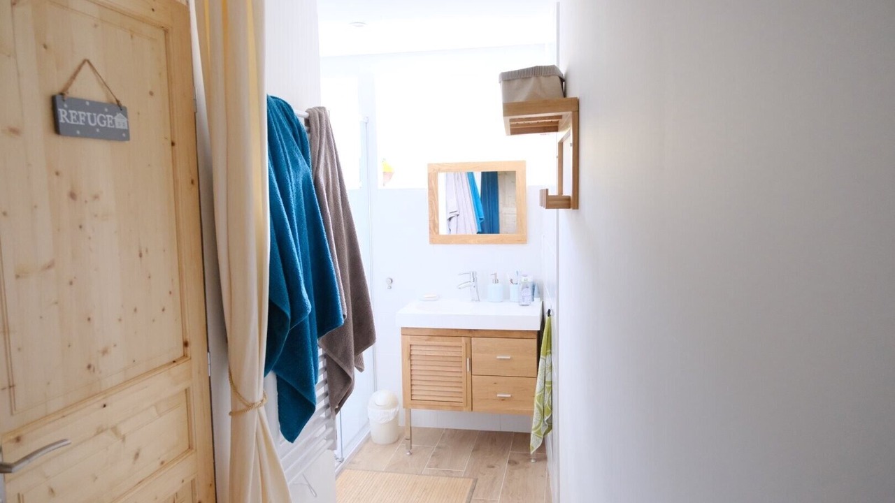 Photo of Bathroom in Err