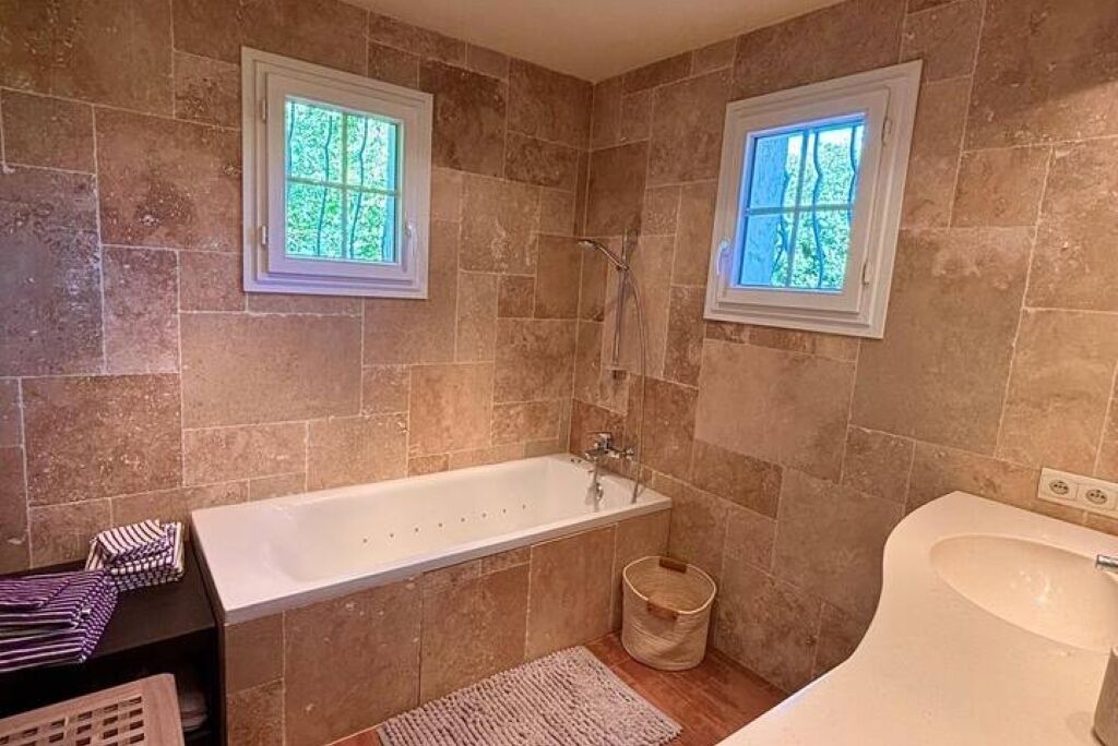 Photo of Bathroom in Saint-Antonin-du-Var