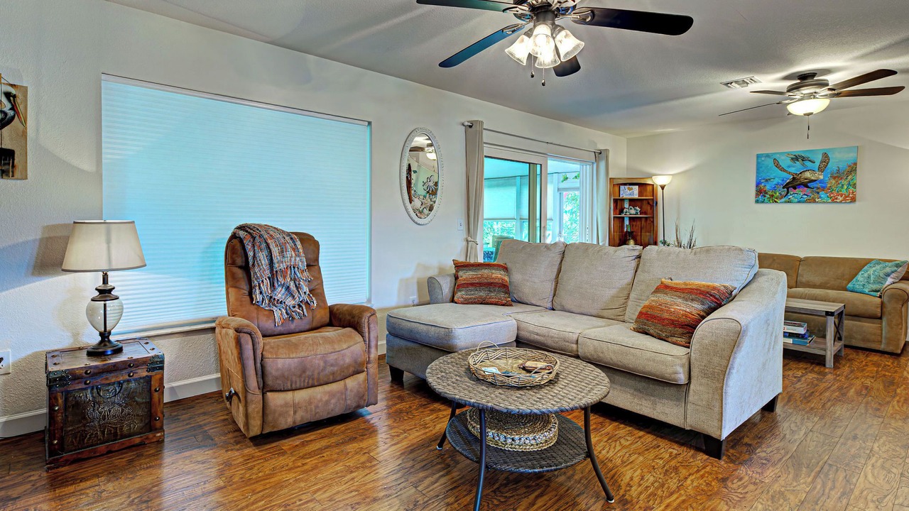 Photo of Livingroom in Englewood East