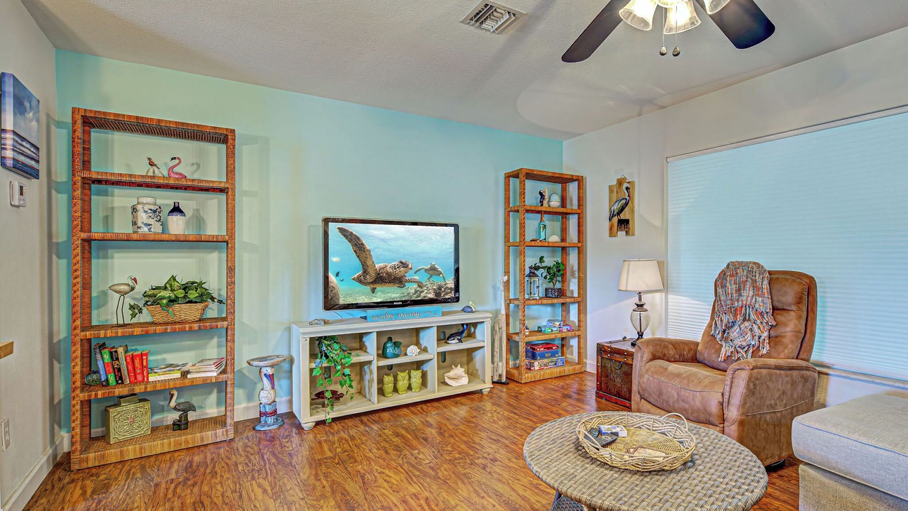 Photo of Livingroom in Englewood East