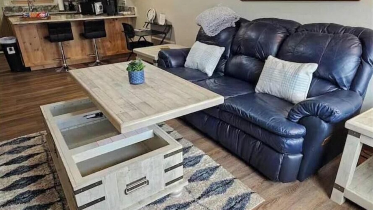 Photo of Livingroom in Enid