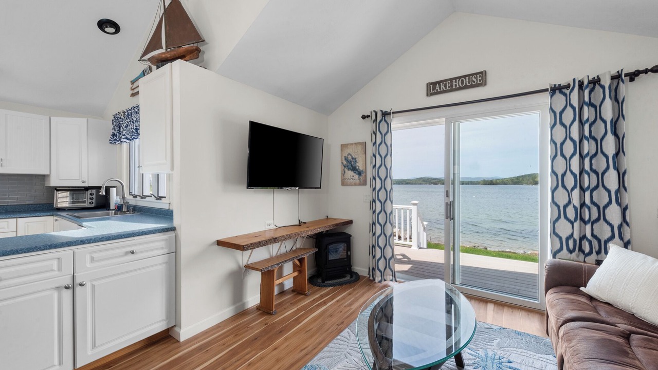 Photo of Livingroom in Laconia