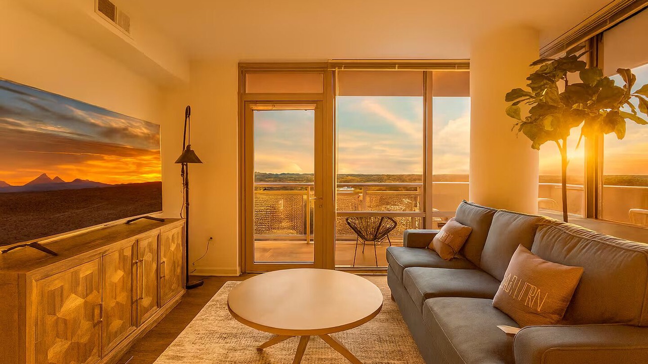 Photo of Livingroom in McLean