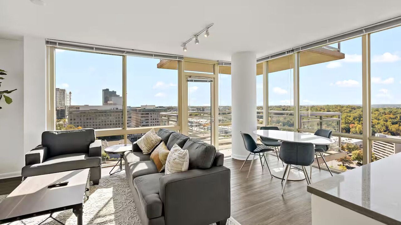 Photo of Livingroom in McLean