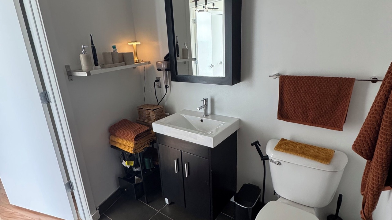 Photo of Bathroom in Cardozo