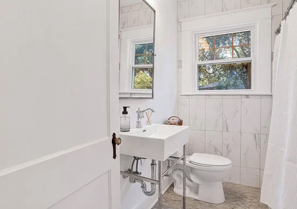 Photo of Bathroom in Mobile