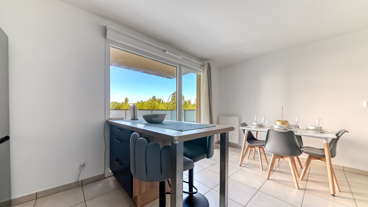 Photo of Others in Buers