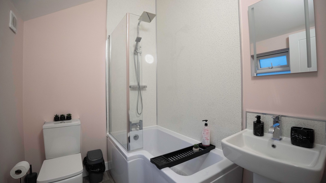 Photo of Bathroom in Wainscot