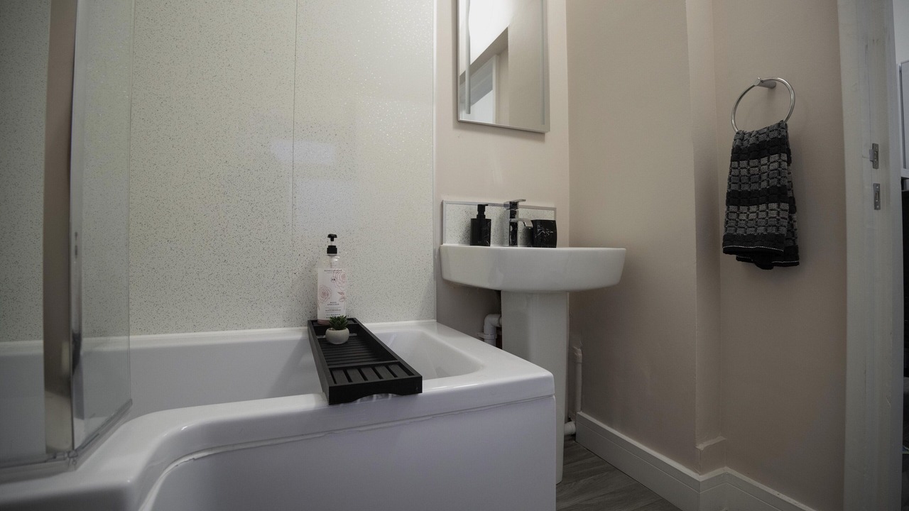 Photo of Bathroom in Wainscot