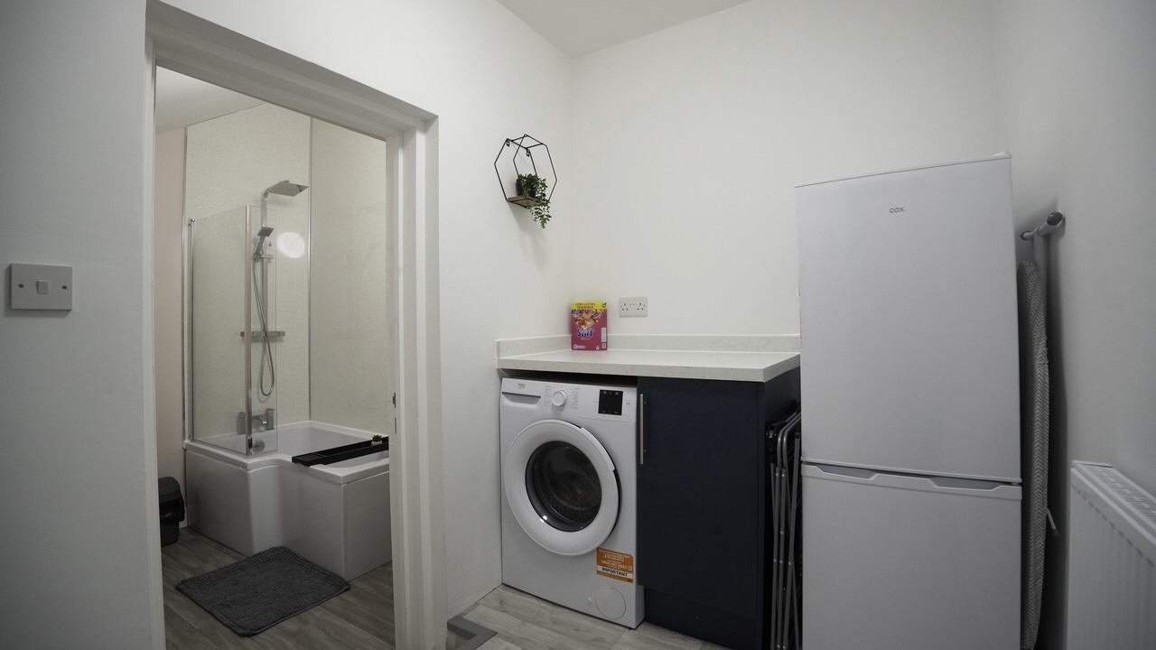 Photo of Bathroom in Wainscot