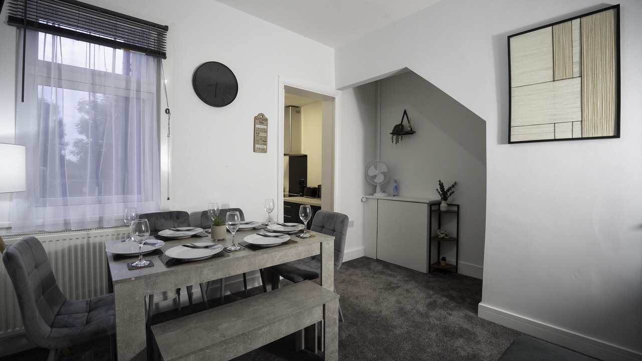 Photo of Others in Wainscot