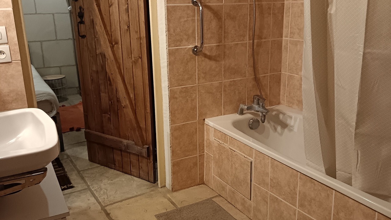Photo of Bathroom in Poce-sur-Cisse