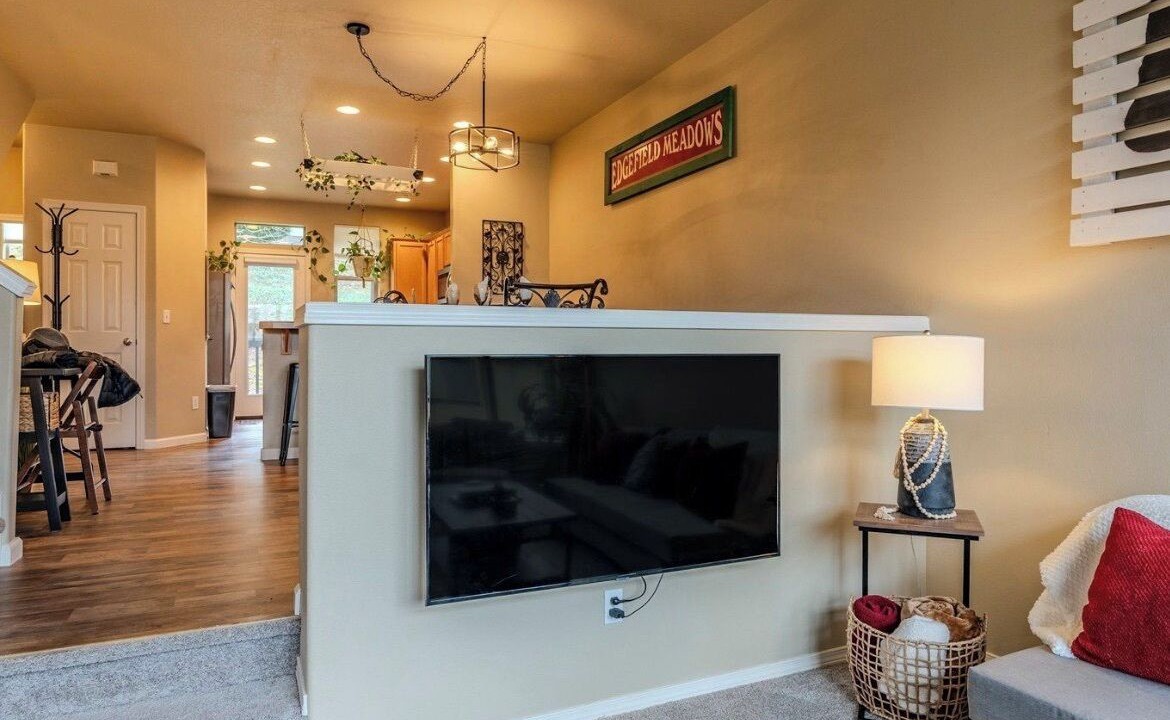 Photo of Livingroom in Troutdale