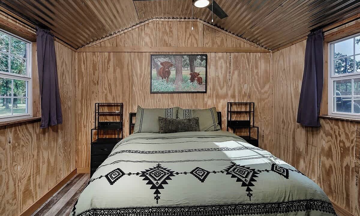 Photo of Bedroom in Centerville