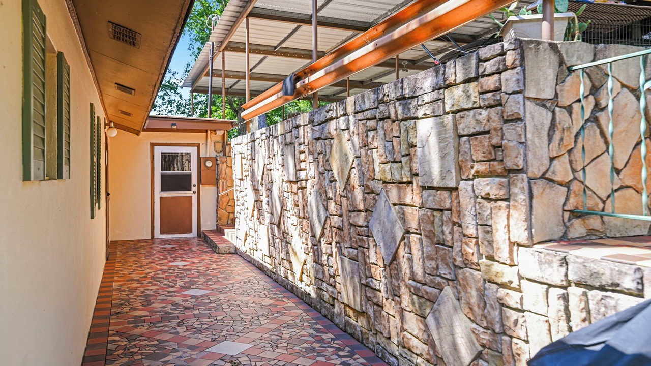 Photo of Outdoor in Titus