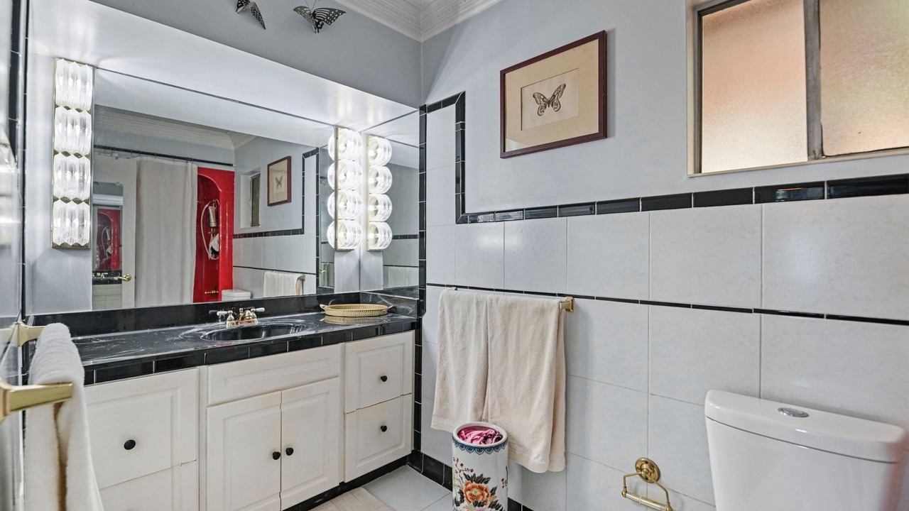 Photo of Bathroom in Titus