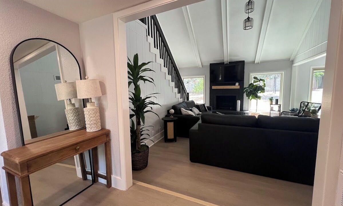 Photo of Livingroom in Vance Jackson