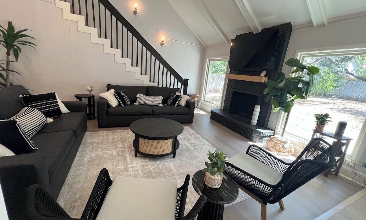 Photo of Livingroom in Vance Jackson
