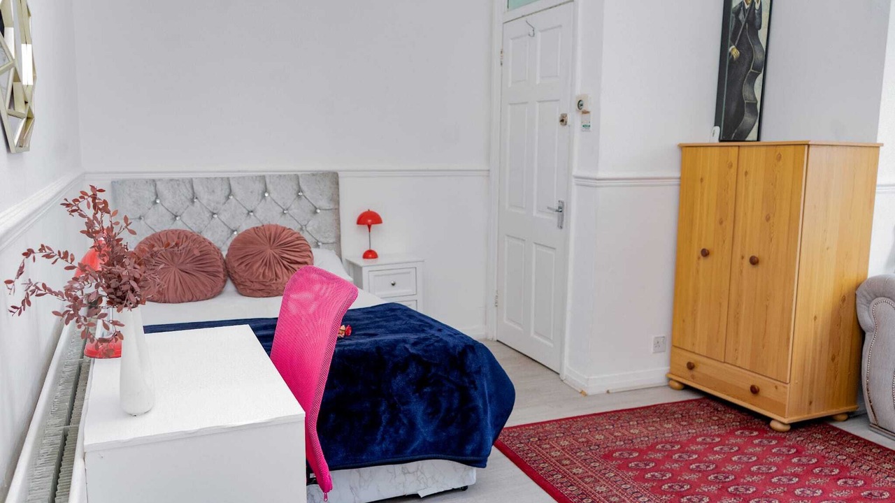 Photo of Bedroom in Leigh