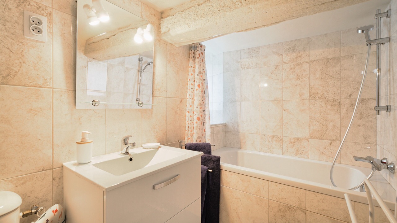 Photo of Bathroom in Dinan